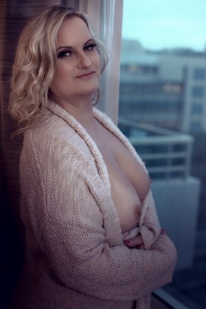 Lily-marie independent escort